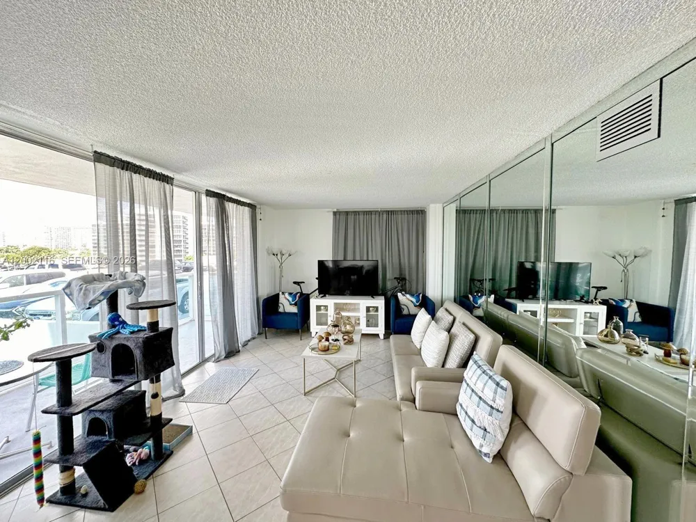 3800 S Ocean Dr #305 Hollywood, FL 33019