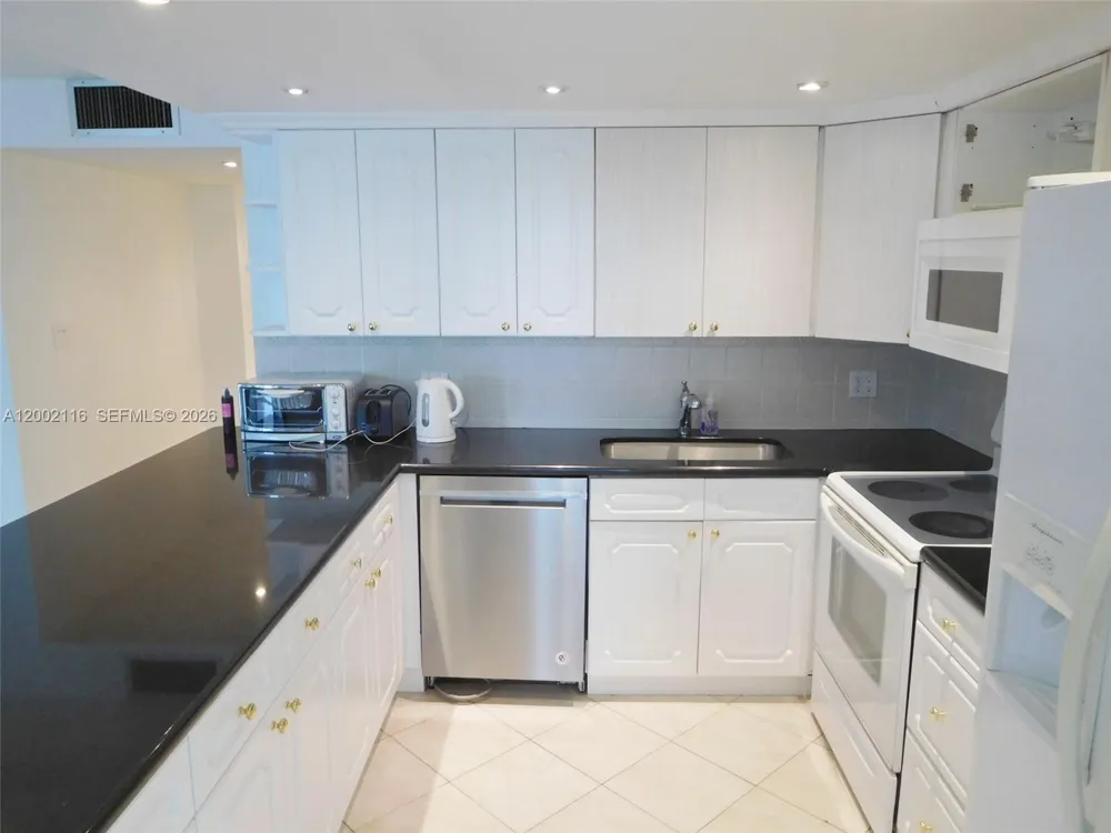 3800 S Ocean Dr #305 Hollywood, FL 33019
