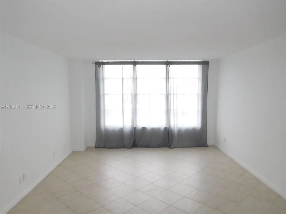 3800 S Ocean Dr #305 Hollywood, FL 33019