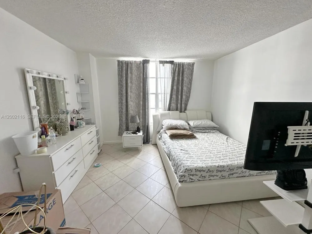 3800 S Ocean Dr #305 Hollywood, FL 33019