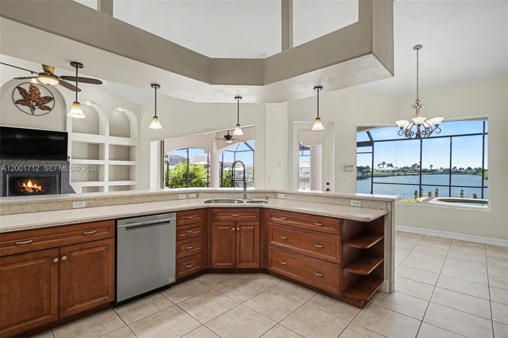 4214 Gulfstream PKWY Cape Coral, FL 33993