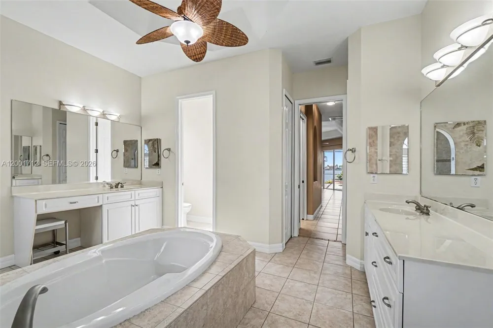 4214 Gulfstream PKWY Cape Coral, FL 33993