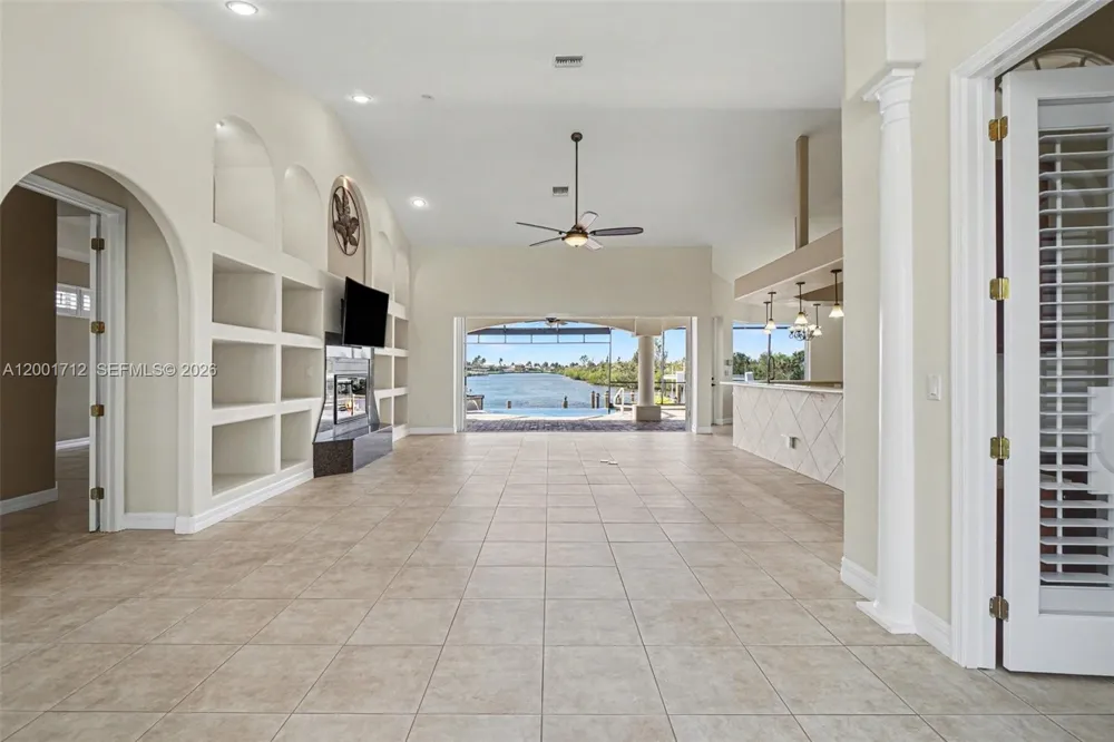 4214 Gulfstream PKWY Cape Coral, FL 33993