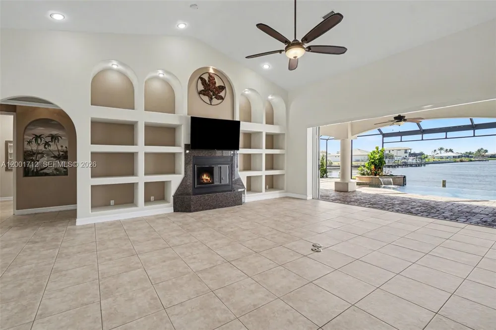 4214 Gulfstream PKWY Cape Coral, FL 33993