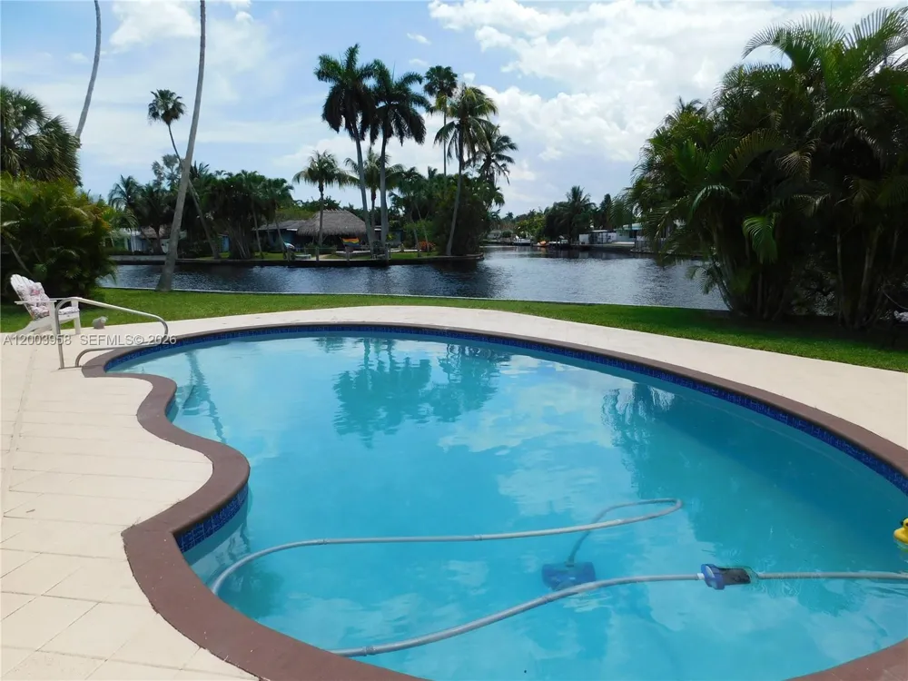 108 NE 30th St Wilton Manors, FL 33334