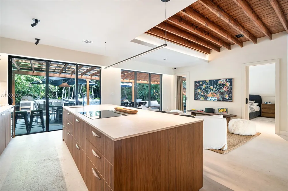1735 Michigan Ave Miami Beach, FL 33139
