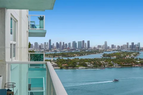650 West Ave #2612
