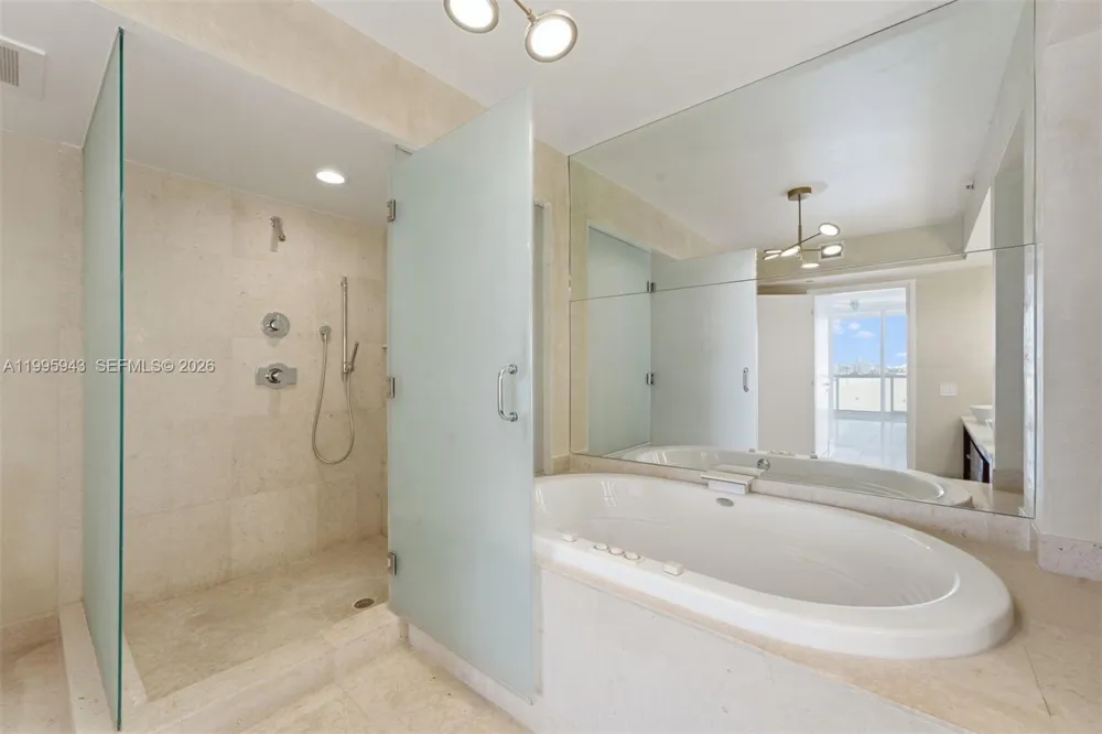 450 Alton Rd #910 Miami Beach, FL 33139