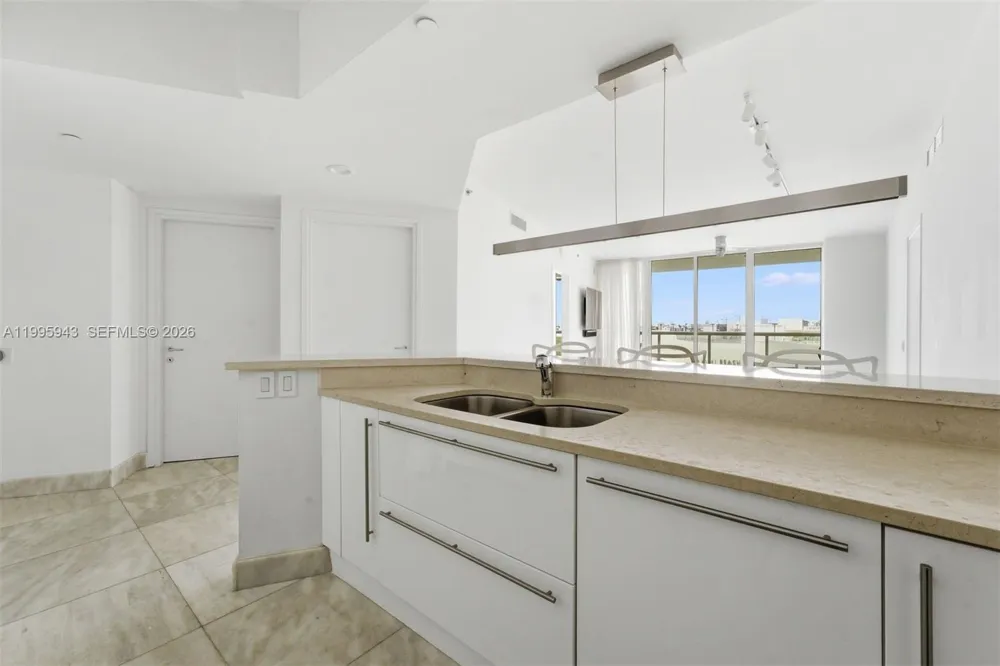 450 Alton Rd #910 Miami Beach, FL 33139