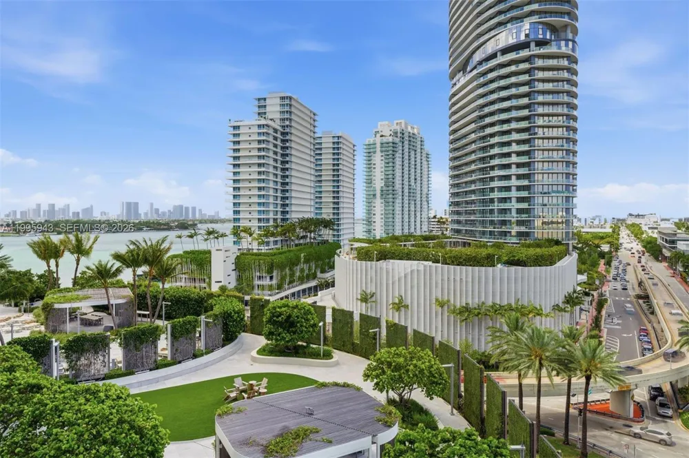 450 Alton Rd #910 Miami Beach, FL 33139