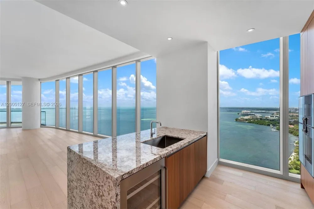 175 SE 25th Road #3602 Miami, FL 33129