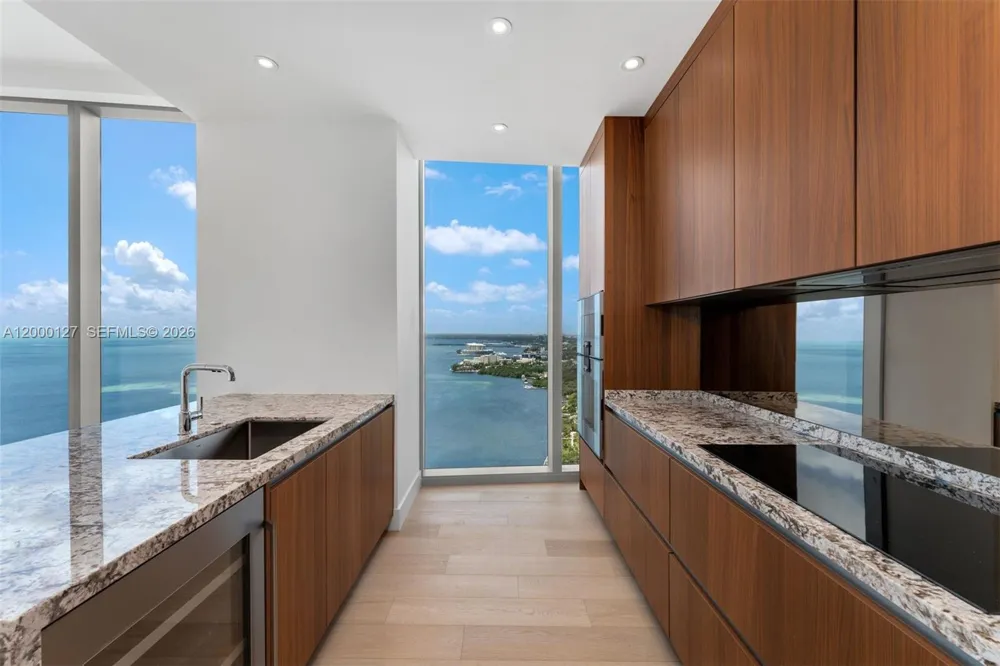 175 SE 25th Road #3602 Miami, FL 33129