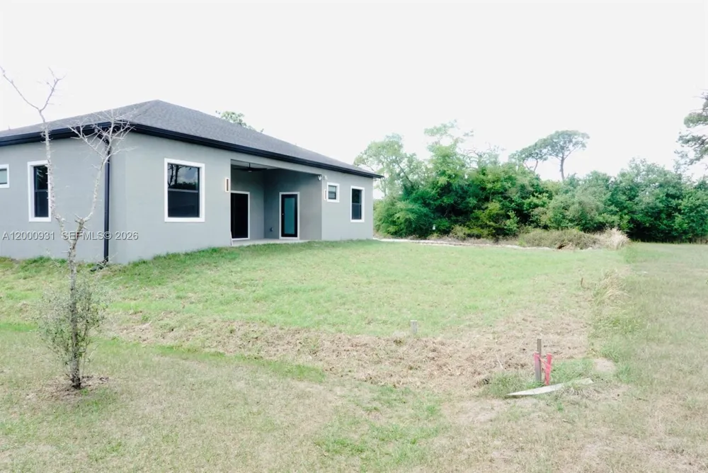 700 Biscayne Dr Port Charlotte, FL 33953