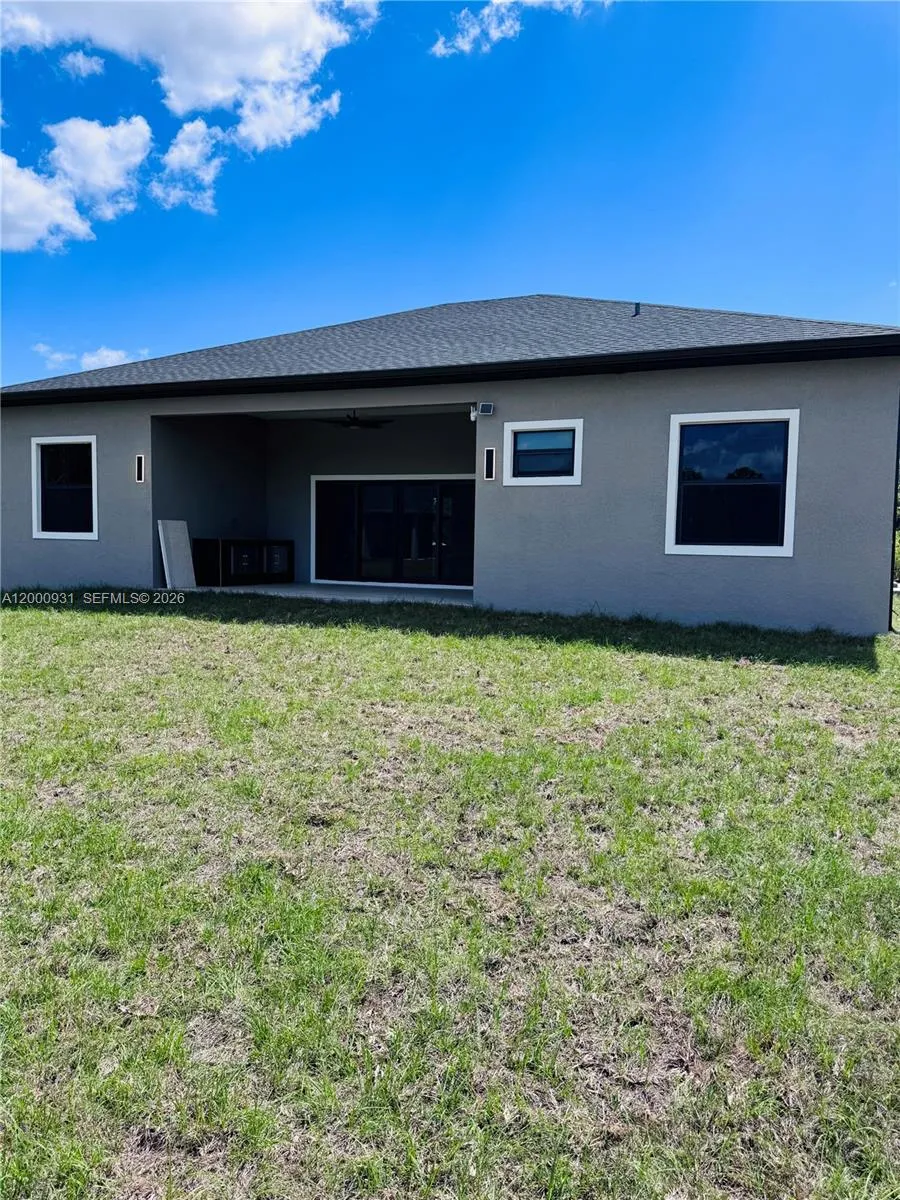 700 Biscayne Dr Port Charlotte, FL 33953