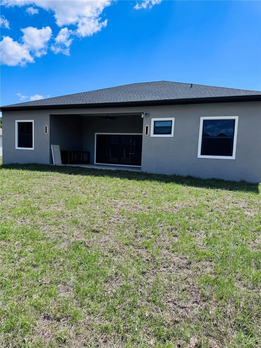 700 Biscayne Dr Port Charlotte, FL 33953