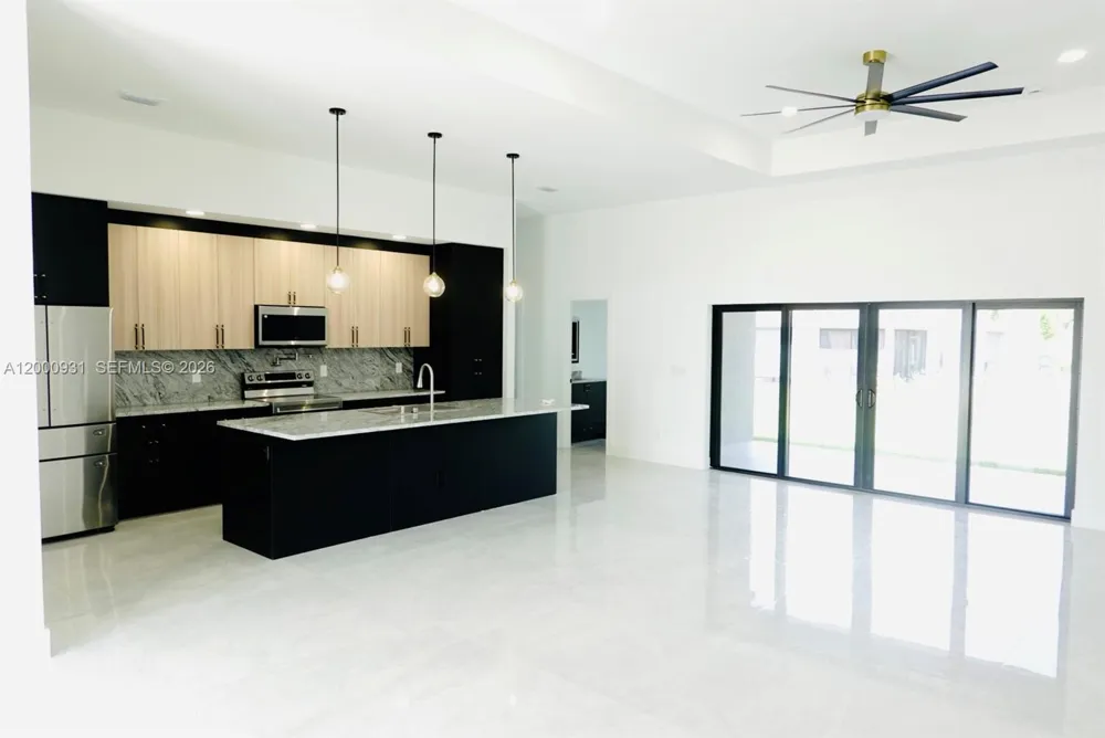 700 Biscayne Dr Port Charlotte, FL 33953