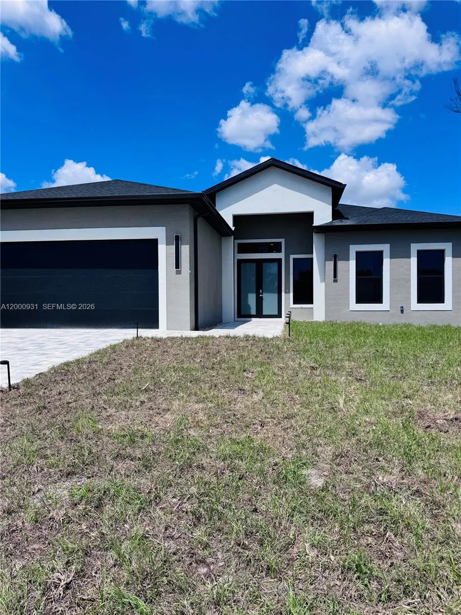 700 Biscayne Dr Port Charlotte, FL 33953