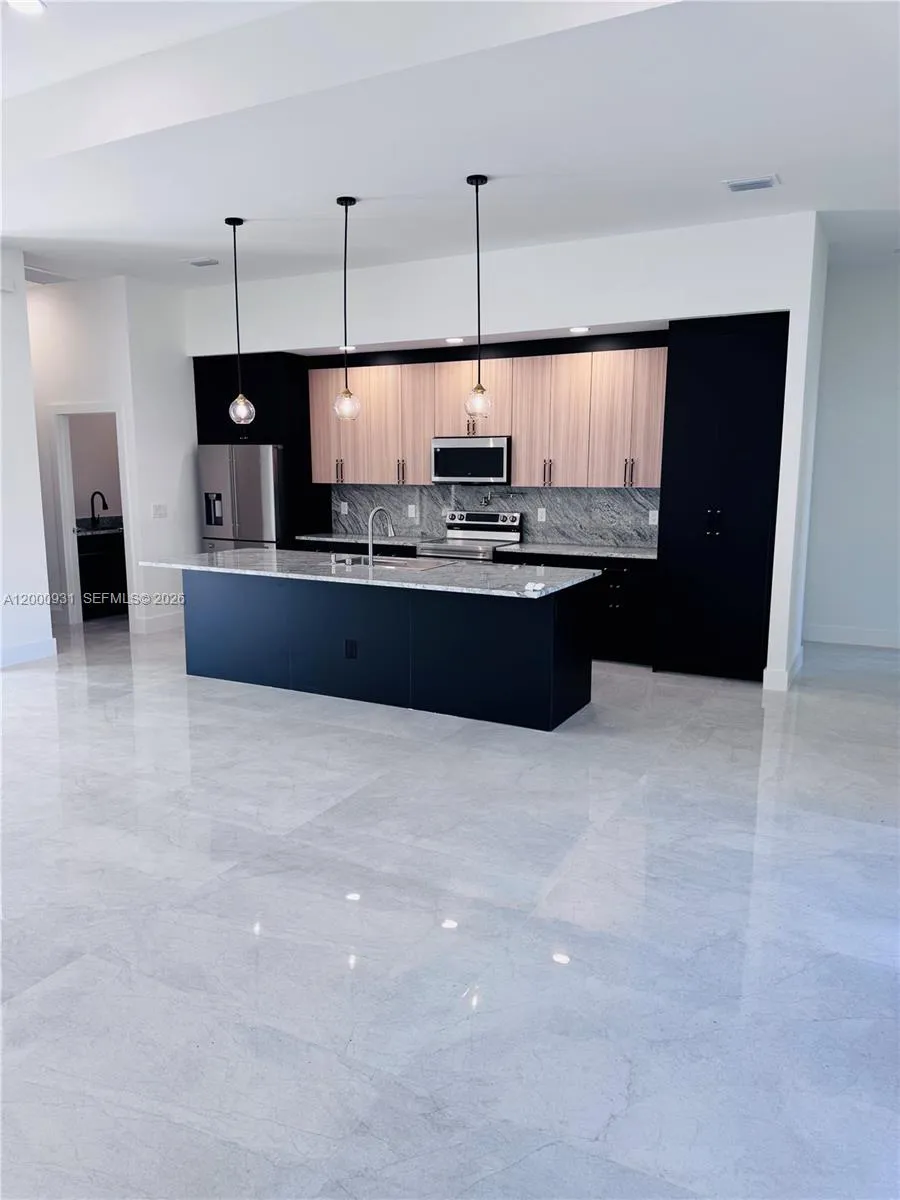700 Biscayne Dr Port Charlotte, FL 33953