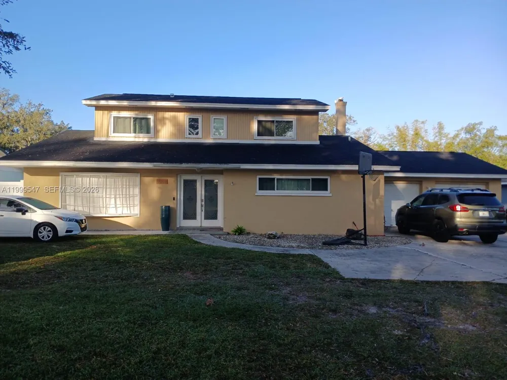 2211 NEW JERSEY RD Lakeland, FL 33803