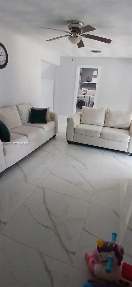 2211 NEW JERSEY RD Lakeland, FL 33803