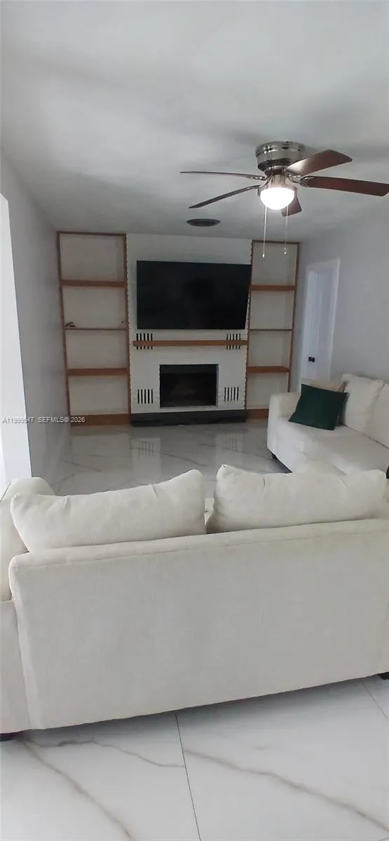 2211 NEW JERSEY RD Lakeland, FL 33803