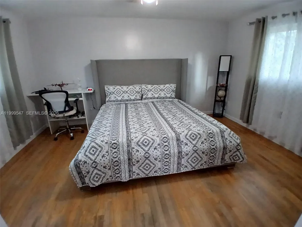 2211 NEW JERSEY RD Lakeland, FL 33803
