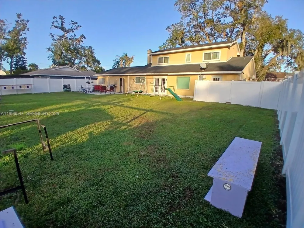 2211 NEW JERSEY RD Lakeland, FL 33803
