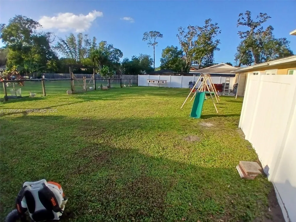 2211 NEW JERSEY RD Lakeland, FL 33803