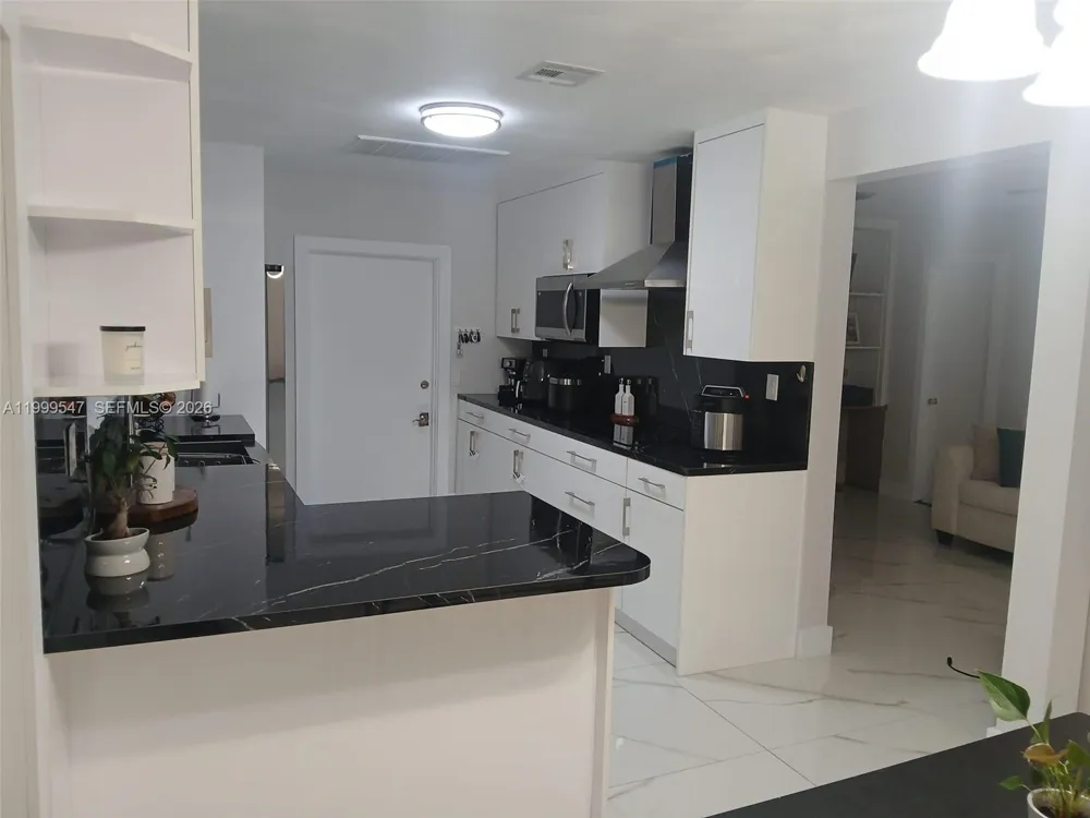 2211 NEW JERSEY RD Lakeland, FL 33803