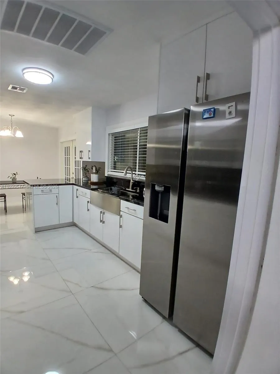 2211 NEW JERSEY RD Lakeland, FL 33803