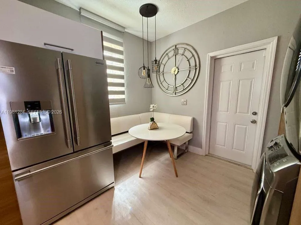 3813 Tree Top Dr Weston, FL 33332