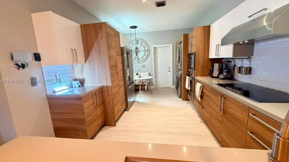 3813 Tree Top Dr Weston, FL 33332