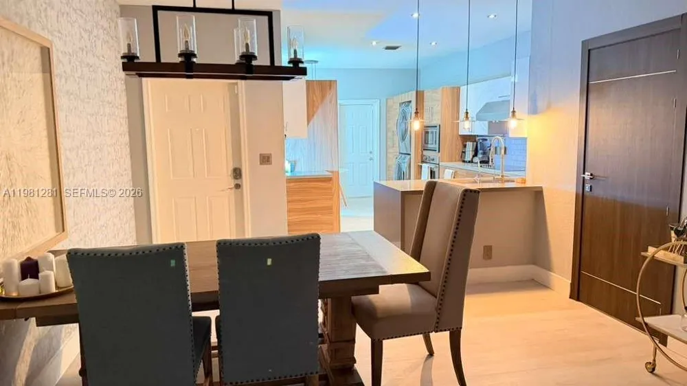 3813 Tree Top Dr Weston, FL 33332