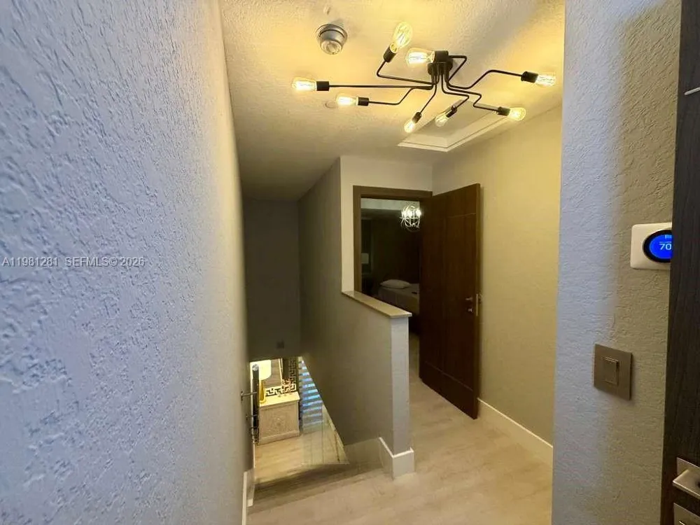 3813 Tree Top Dr Weston, FL 33332