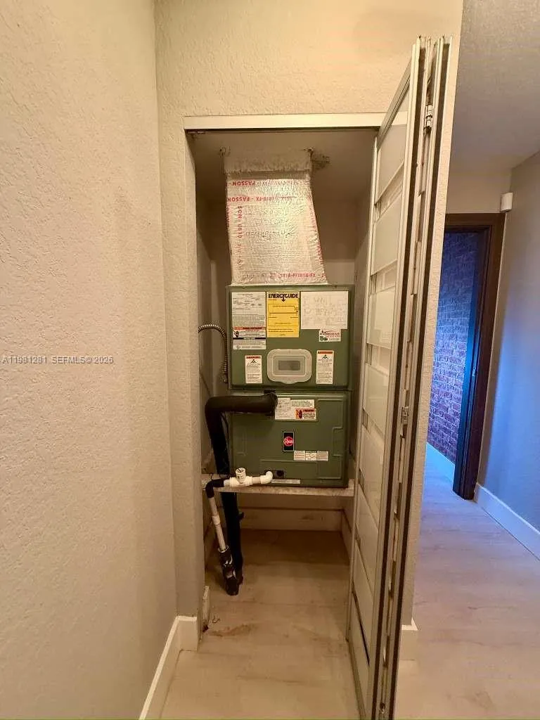 3813 Tree Top Dr Weston, FL 33332