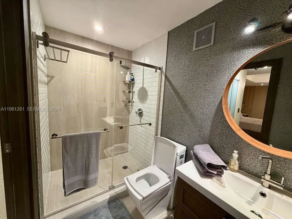 3813 Tree Top Dr Weston, FL 33332
