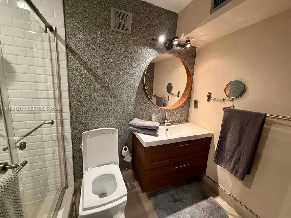 3813 Tree Top Dr Weston, FL 33332