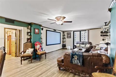 1500 S Ocean Dr #2G