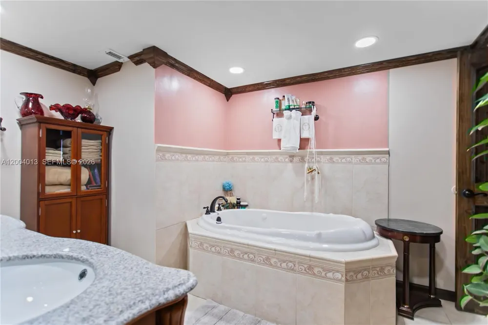 1500 S Ocean Dr #2G Hollywood, FL 33019