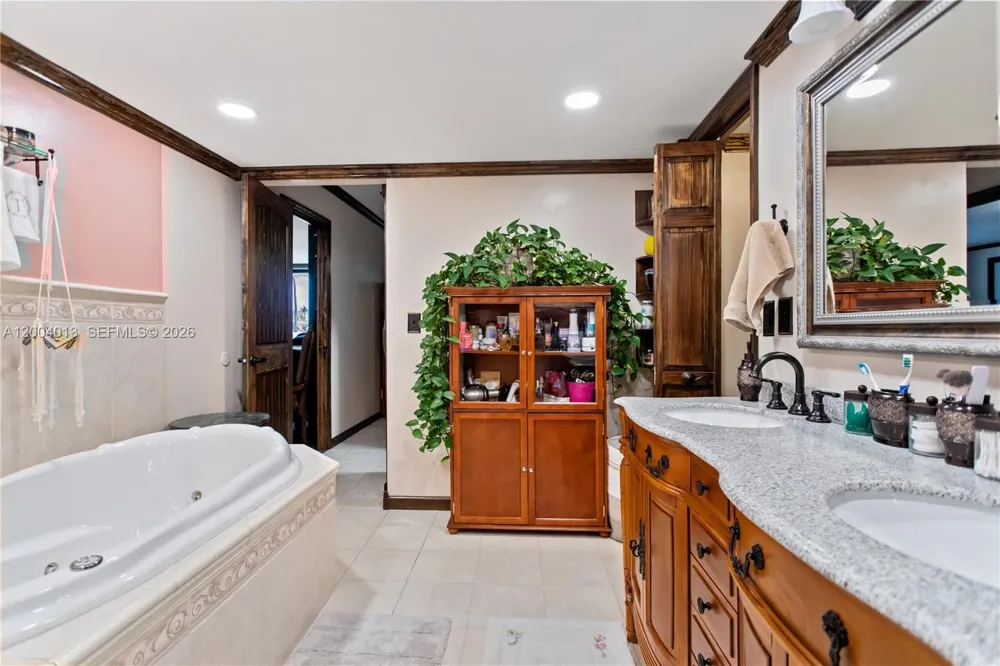 1500 S Ocean Dr #2G Hollywood, FL 33019