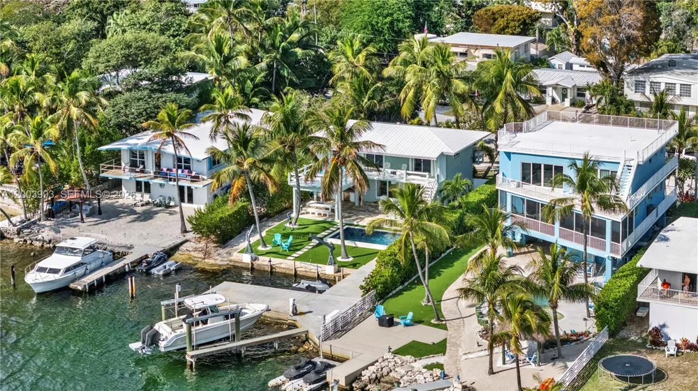 69 Shoreland Dr Key Largo, FL 33037