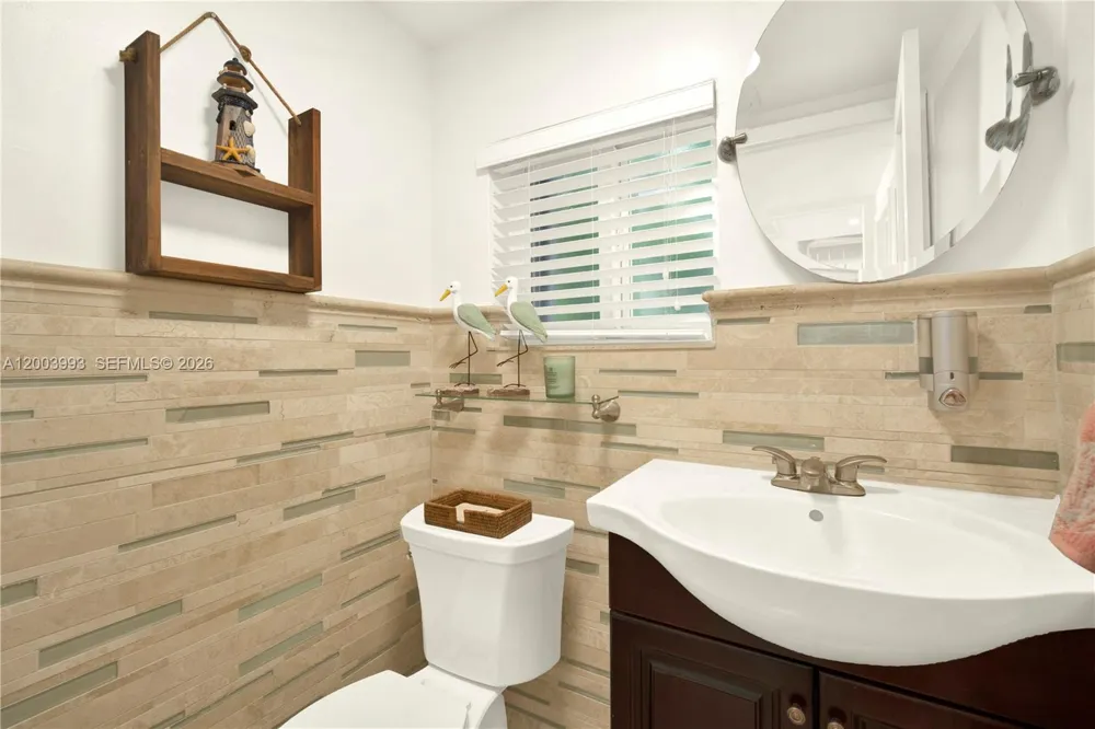 69 Shoreland Dr Key Largo, FL 33037