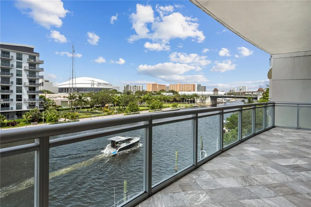 1090 NW N River Dr #402 Miami, FL 33136