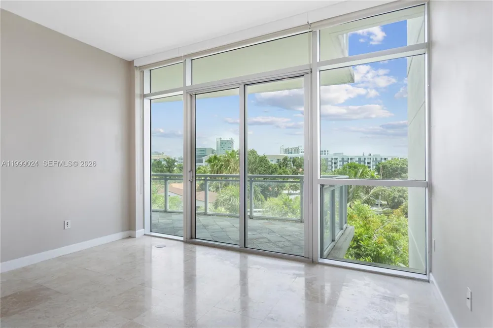 1090 NW N River Dr #402 Miami, FL 33136