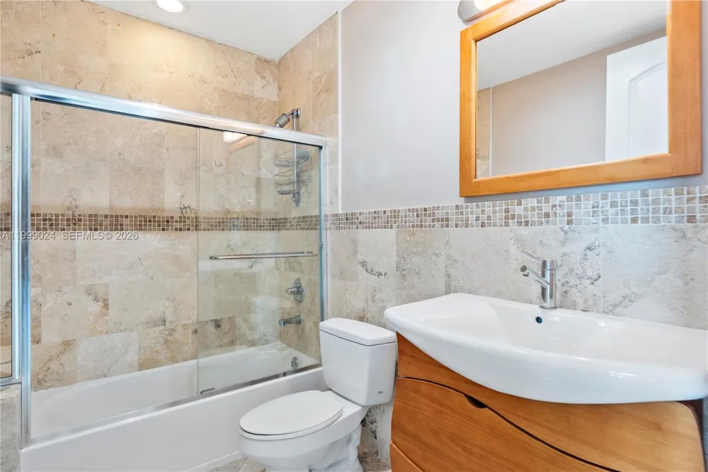1090 NW N River Dr #402 Miami, FL 33136