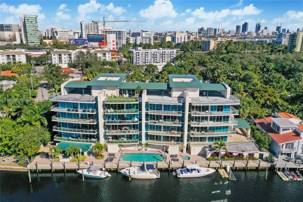 1090 NW N River Dr #402 Miami, FL 33136