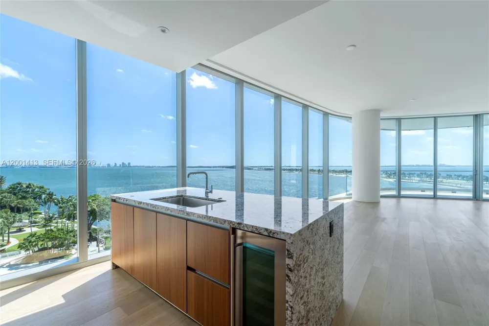 175 SE 25 Rd #501 Miami, FL 33129