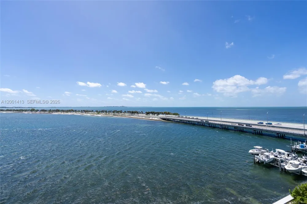 175 SE 25 Rd #501 Miami, FL 33129
