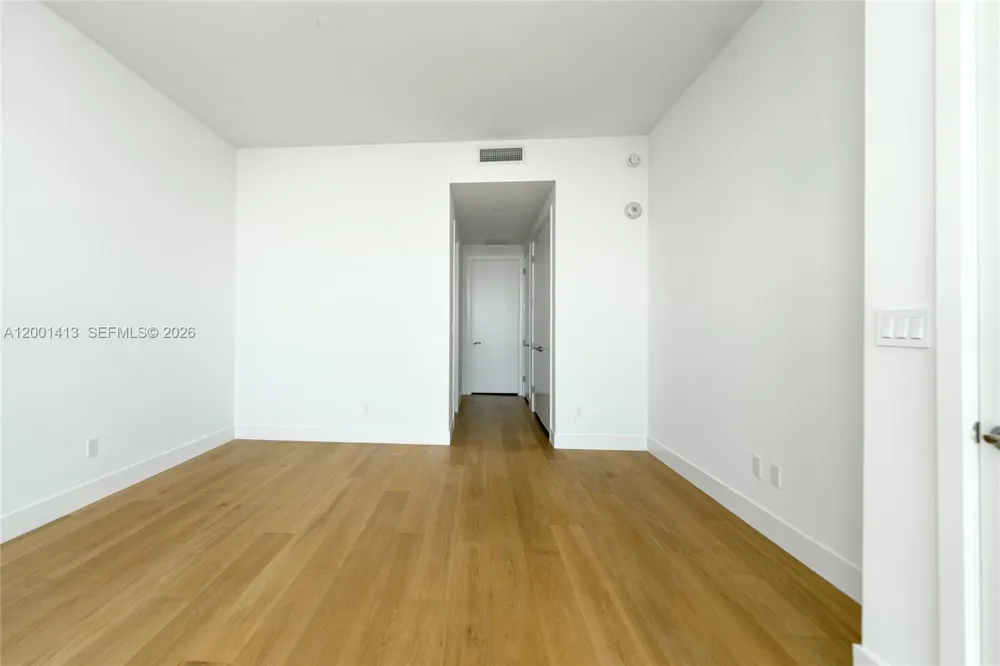 175 SE 25 Rd #501 Miami, FL 33129
