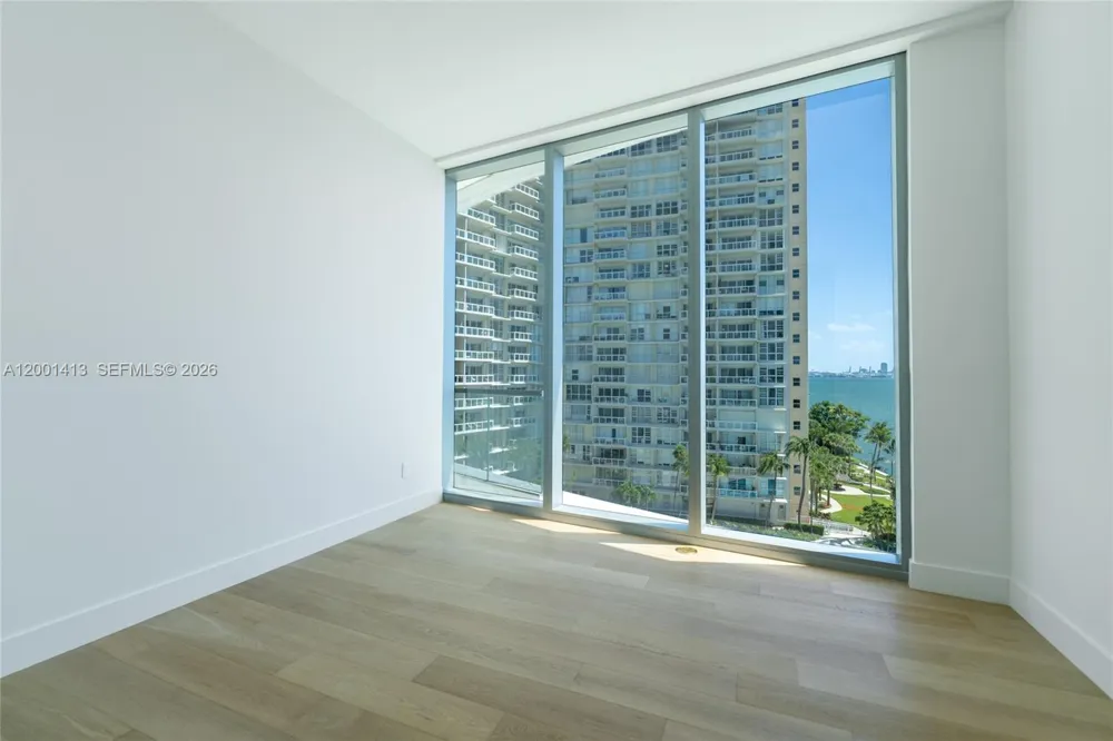 175 SE 25 Rd #501 Miami, FL 33129